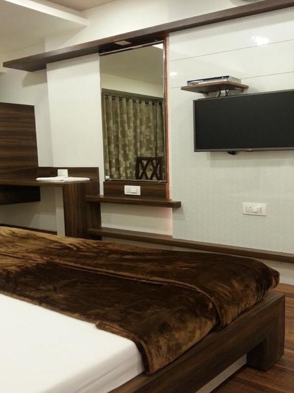 Hotel Oasis Bombay Esterno foto