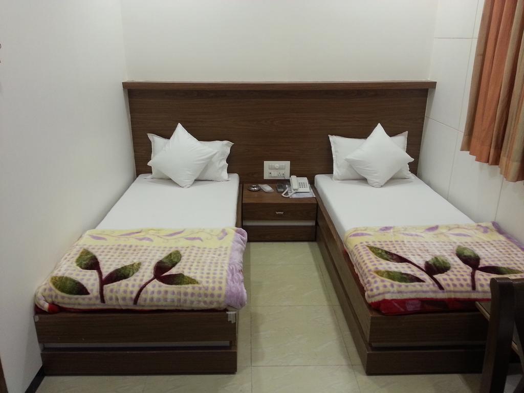 Hotel Oasis Bombay Esterno foto