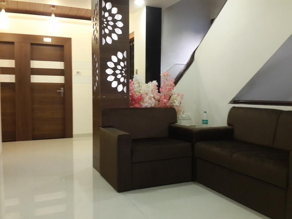 Hotel Oasis Bombay Esterno foto