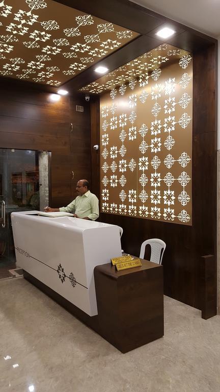Hotel Oasis Bombay Esterno foto